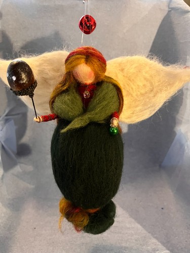 Nadelgefilzter weihnachtsengel - nadelgefilzter,